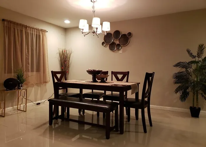 Beautiful 3 Bed/2 Bath Cozy Get Away Home